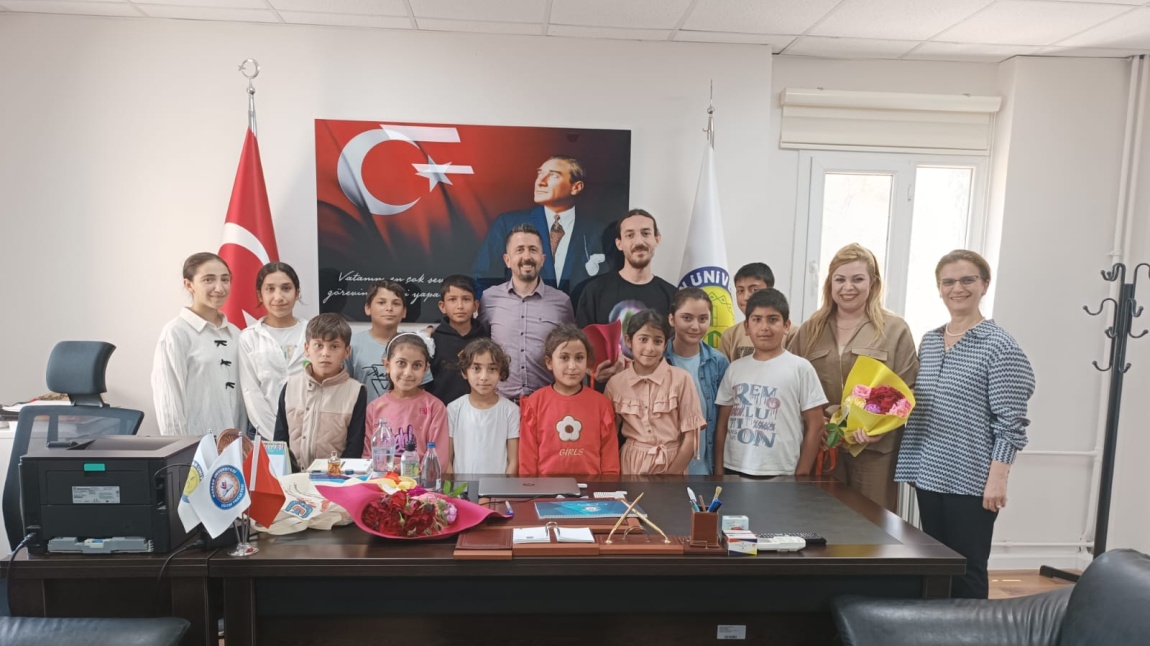 EĞİTİM FAKÜLTESİ DEKANI PROF. DR. SEDAT ŞEN’E TEŞEKKÜR ZİYARETİ